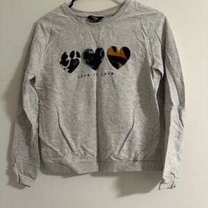 Max Jeans Gray Sweatshirt with Heart Design